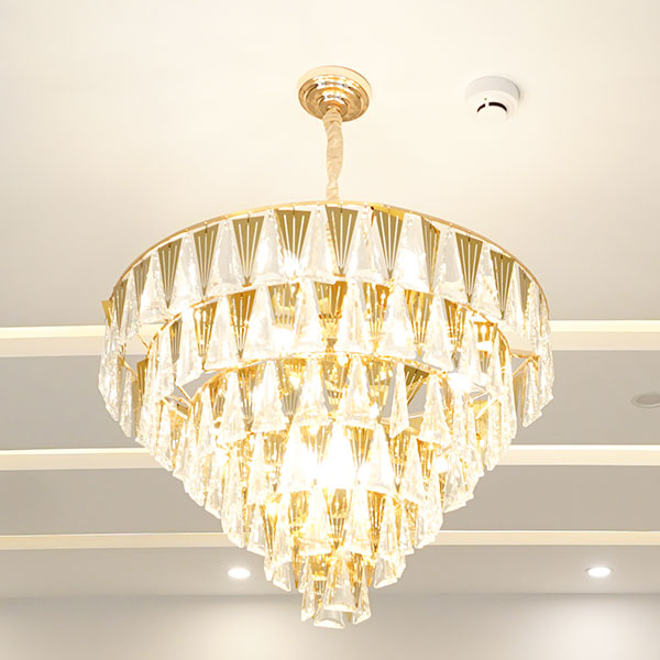 Luxurious and Welcoming: Commercial Chandelier Light